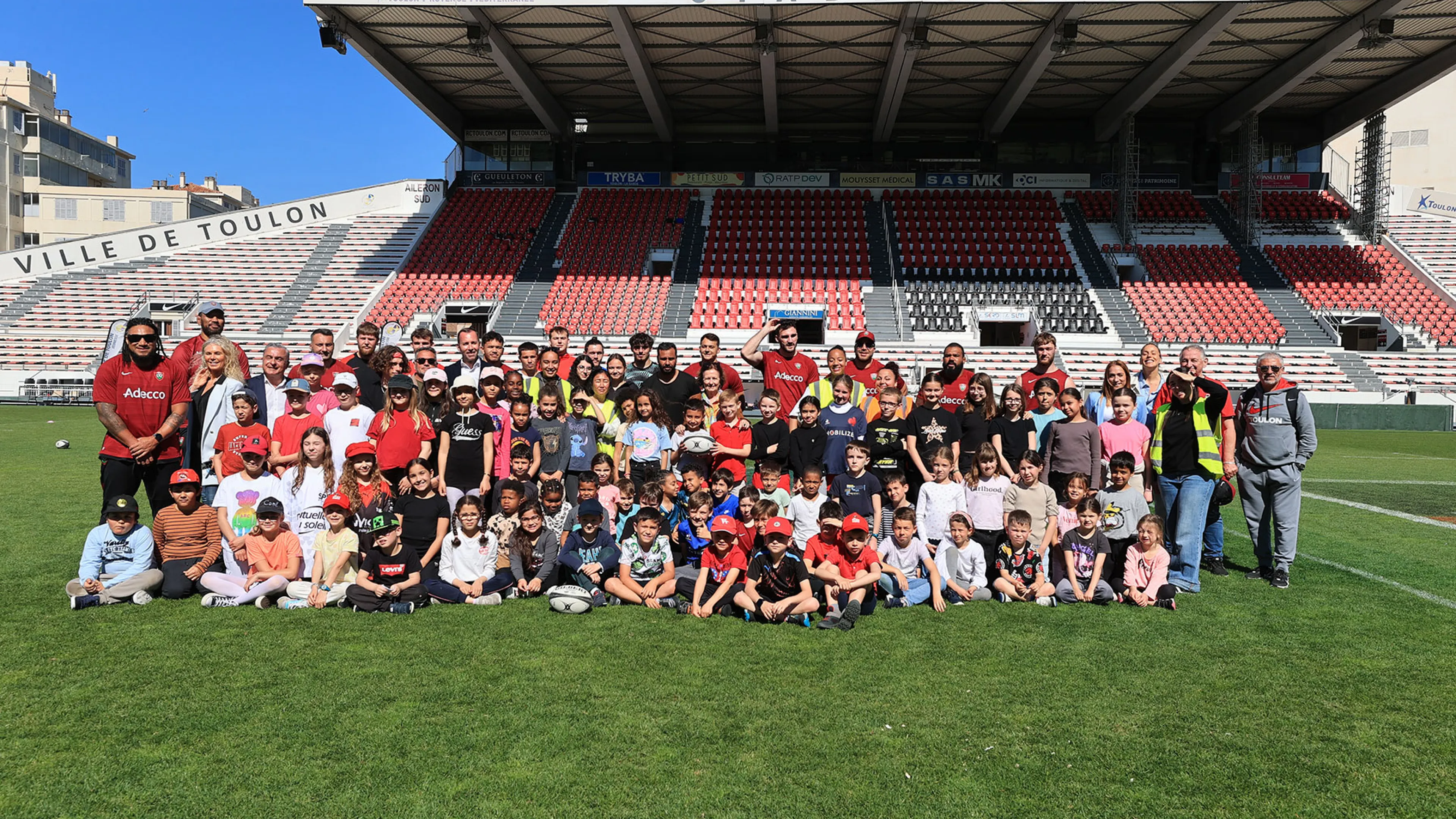 Centres de loisirs, Une centaine de petits Toulonnais a rencontré des joueurs du RCT.