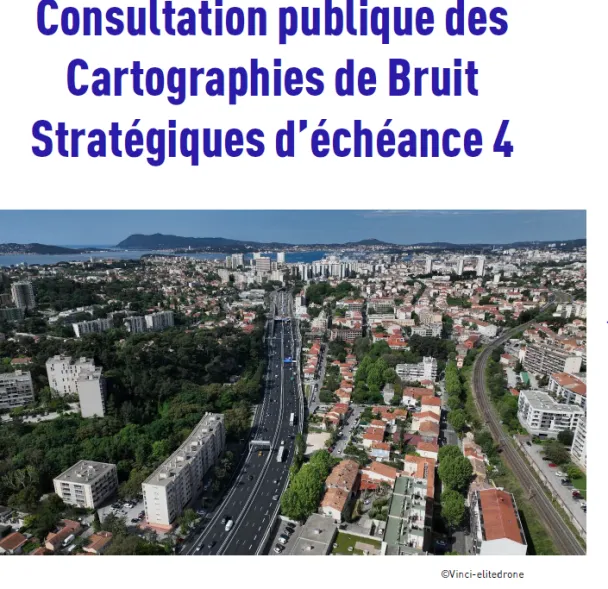 Photo aérienne prise par Vinci. On y voit l'autoroute A57 et les bâtiments situés entre l'autoroute et la voie ferrée