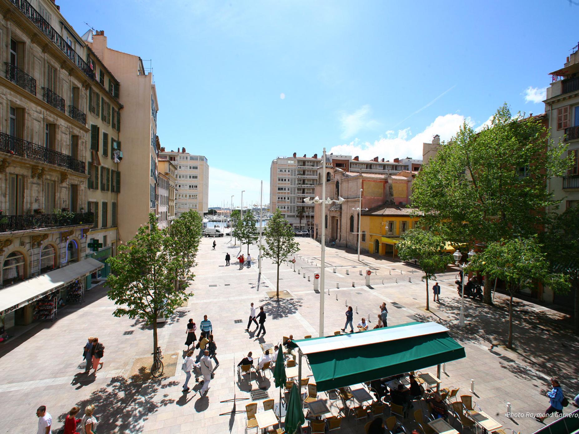 Place Louis Blanc (AP)