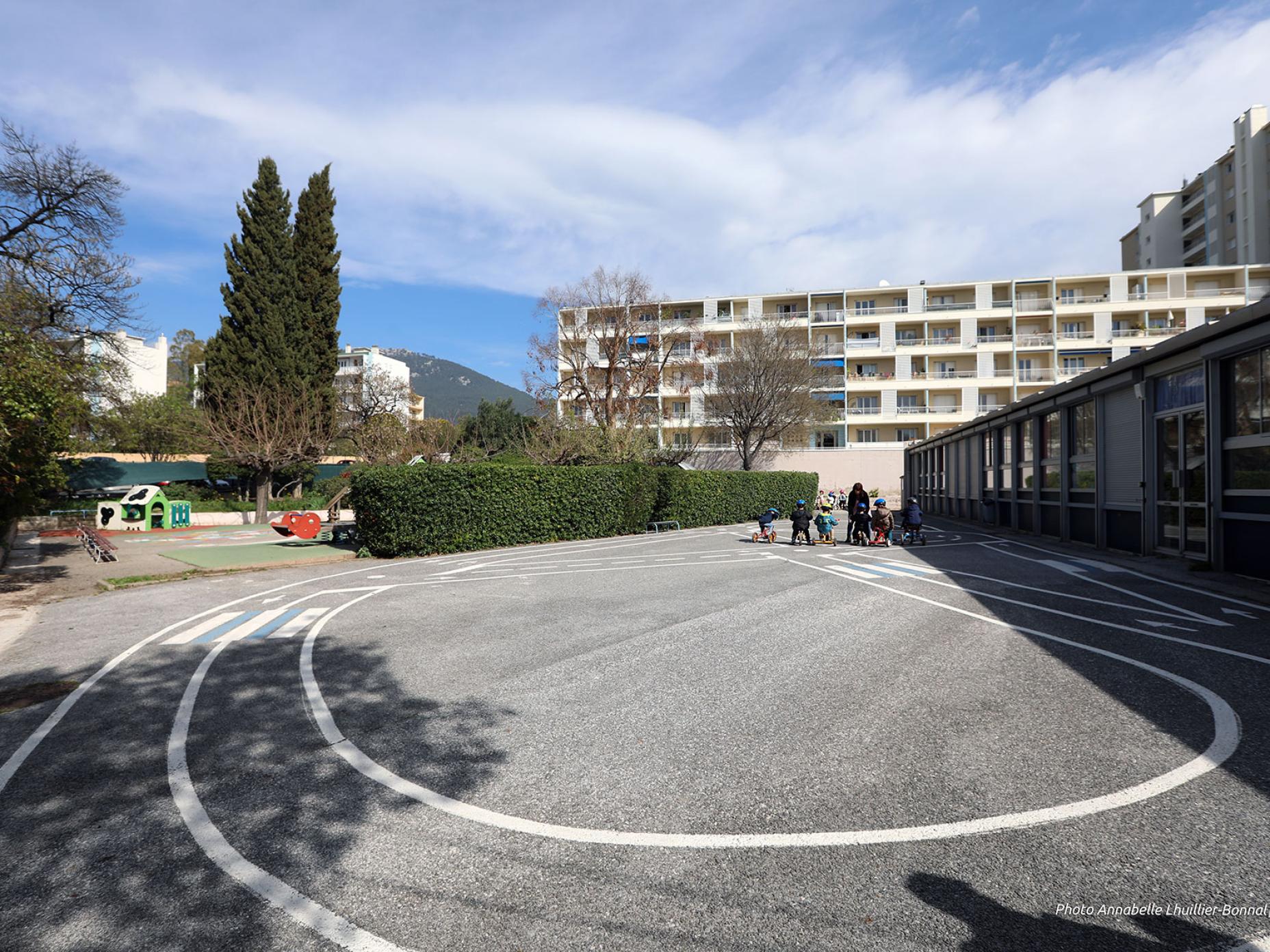 Végétalisation de l'école de Fleur des Champs (AV)