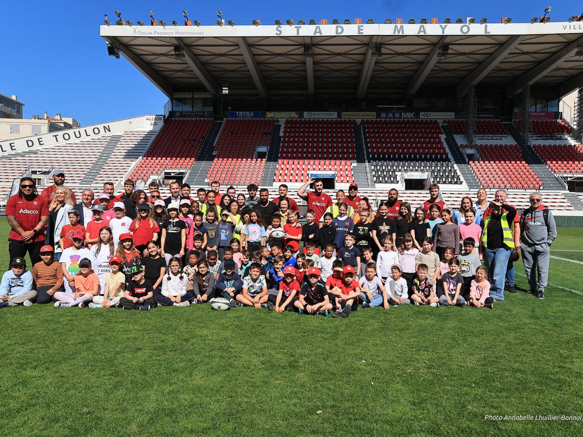 Centres de loisirs, Une centaine de petits Toulonnais a rencontré des joueurs du RCT.