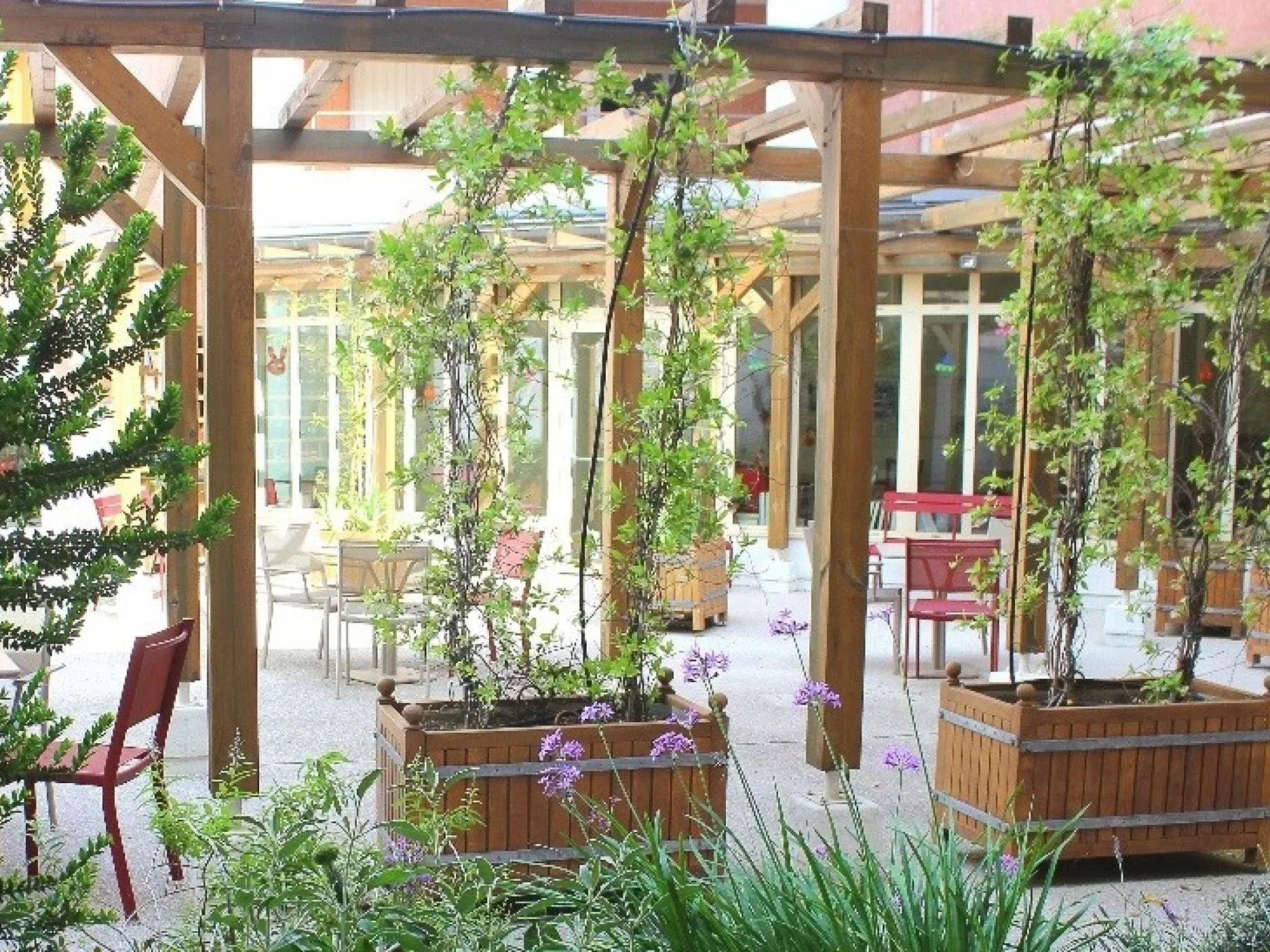 jardin de L' EHPAD Le Saphir