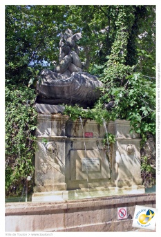 Fontaine des Trois Dauphins