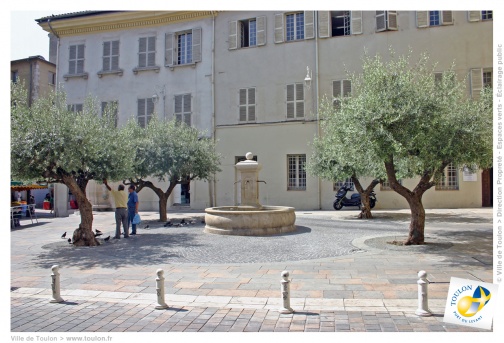 Fontaine place Paul Comte