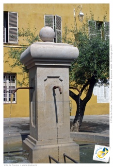 Fontaine place Paul Comte